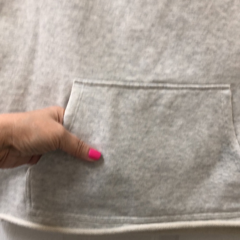 LIKE NEW! Lorna Jane Athletic Sleeveless Hoodie - Picture 9 of 16